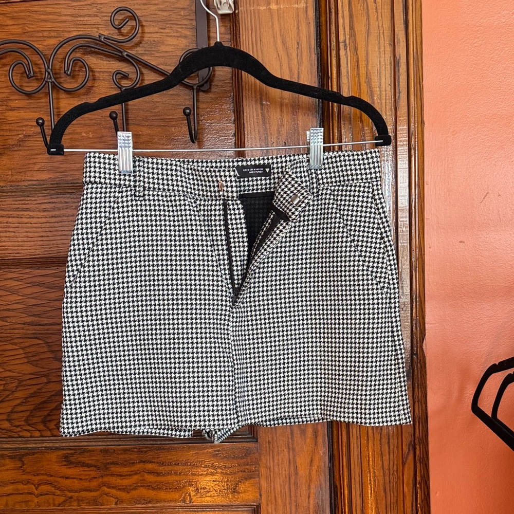 Zara Black & White Houndstooth Mini Skort